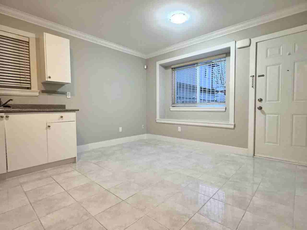 2247 E 44th Ave - Photo 2 of 5