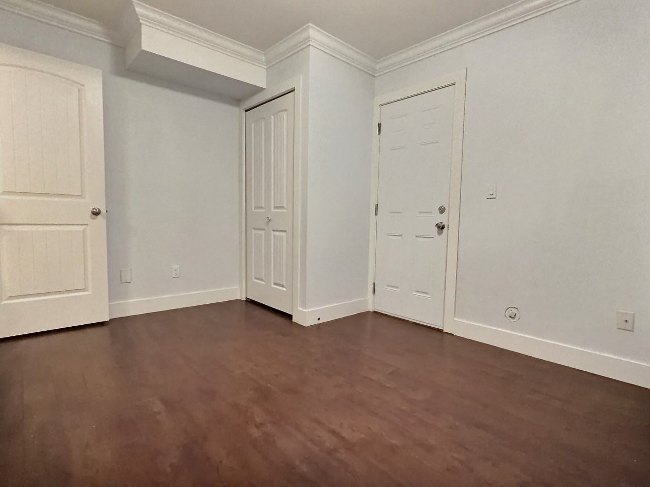 2247 E 44th Ave - Photo 4 of 5