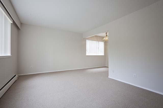 Royal Ridge Apartments - Photo 5 of 9