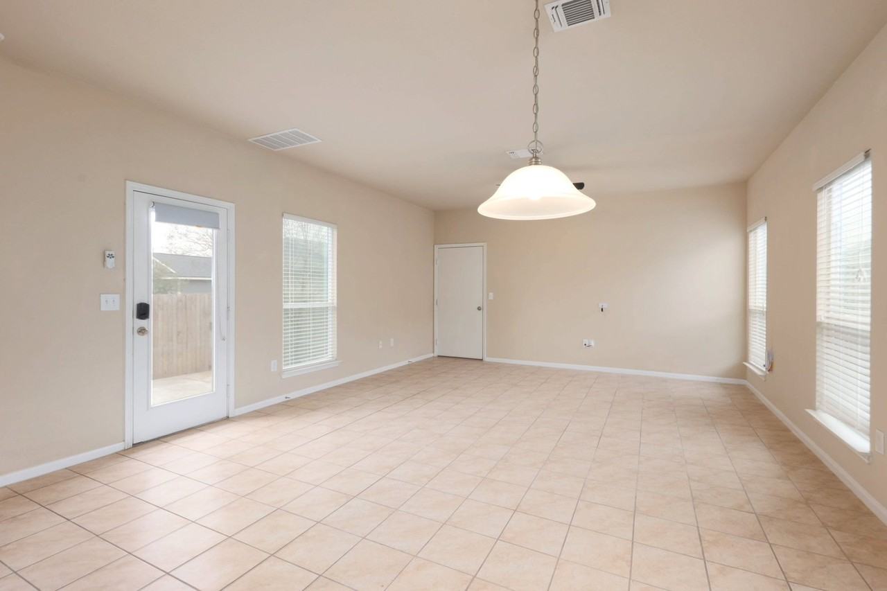 2018 Langdale Ln - Photo 3 of 50