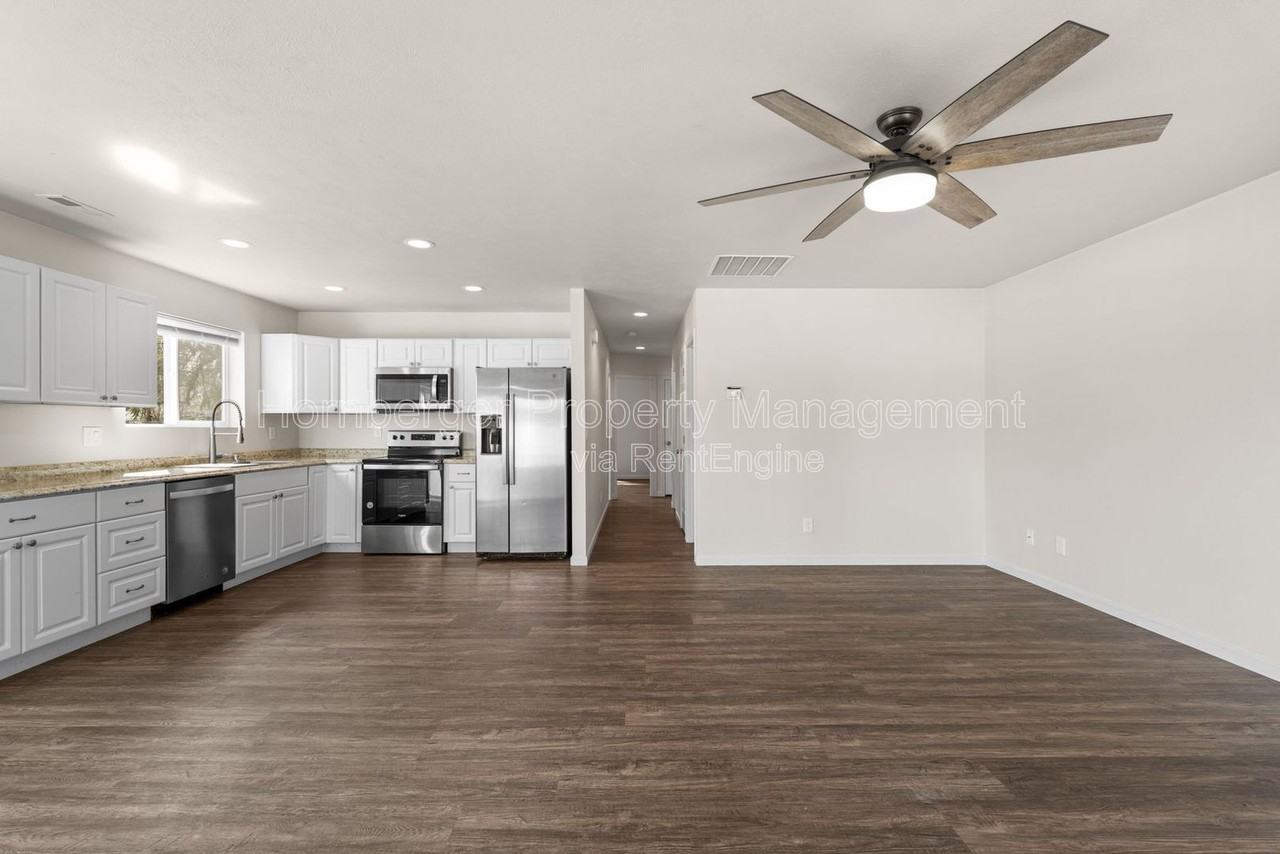 14420 E Heroy Ln - Photo 3 of 24