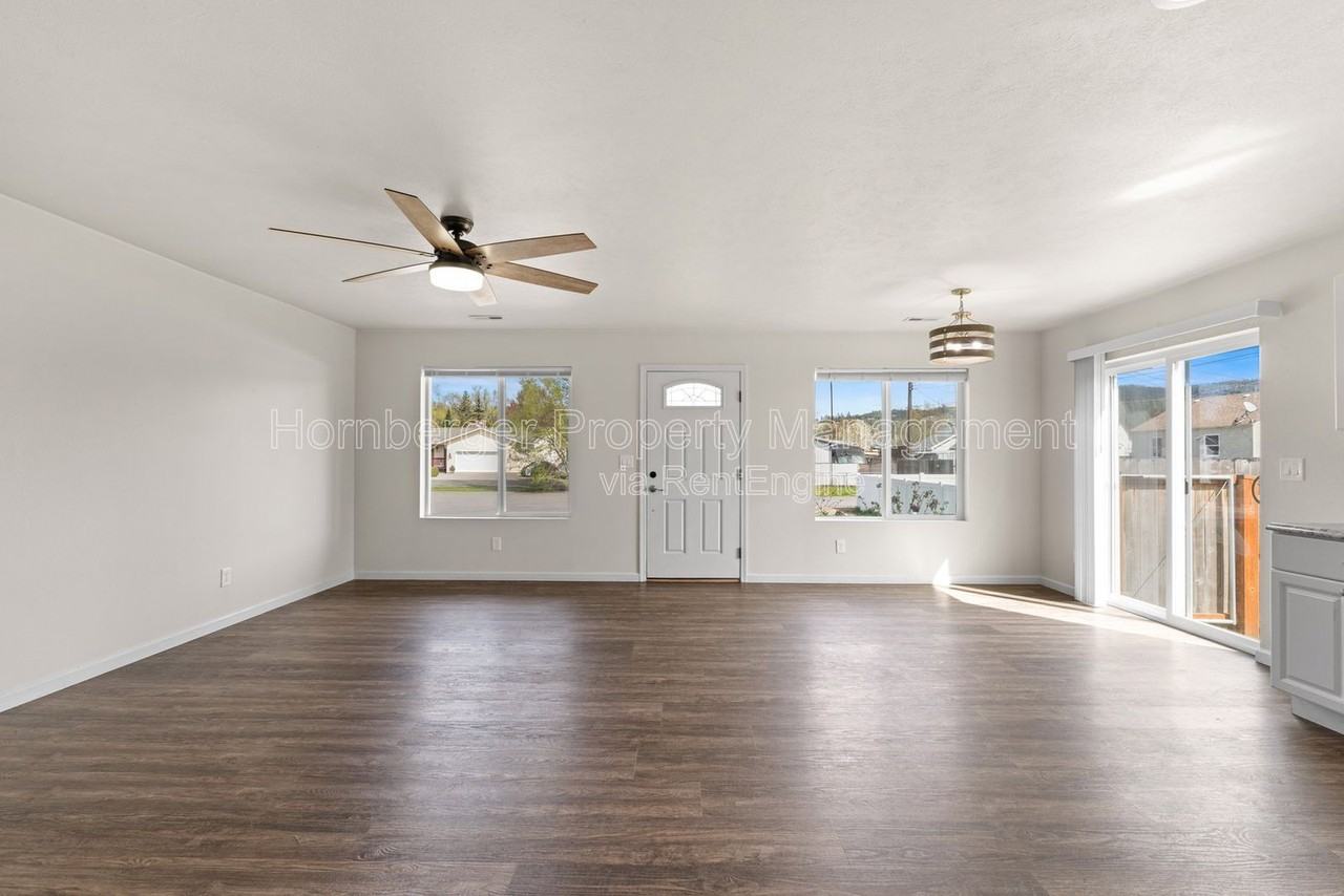 14420 E Heroy Ln - Photo 6 of 24