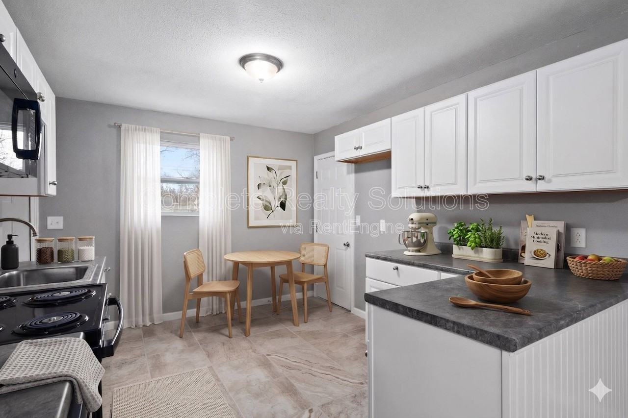 50 Lynn Meadows Ln - Photo 3 of 25