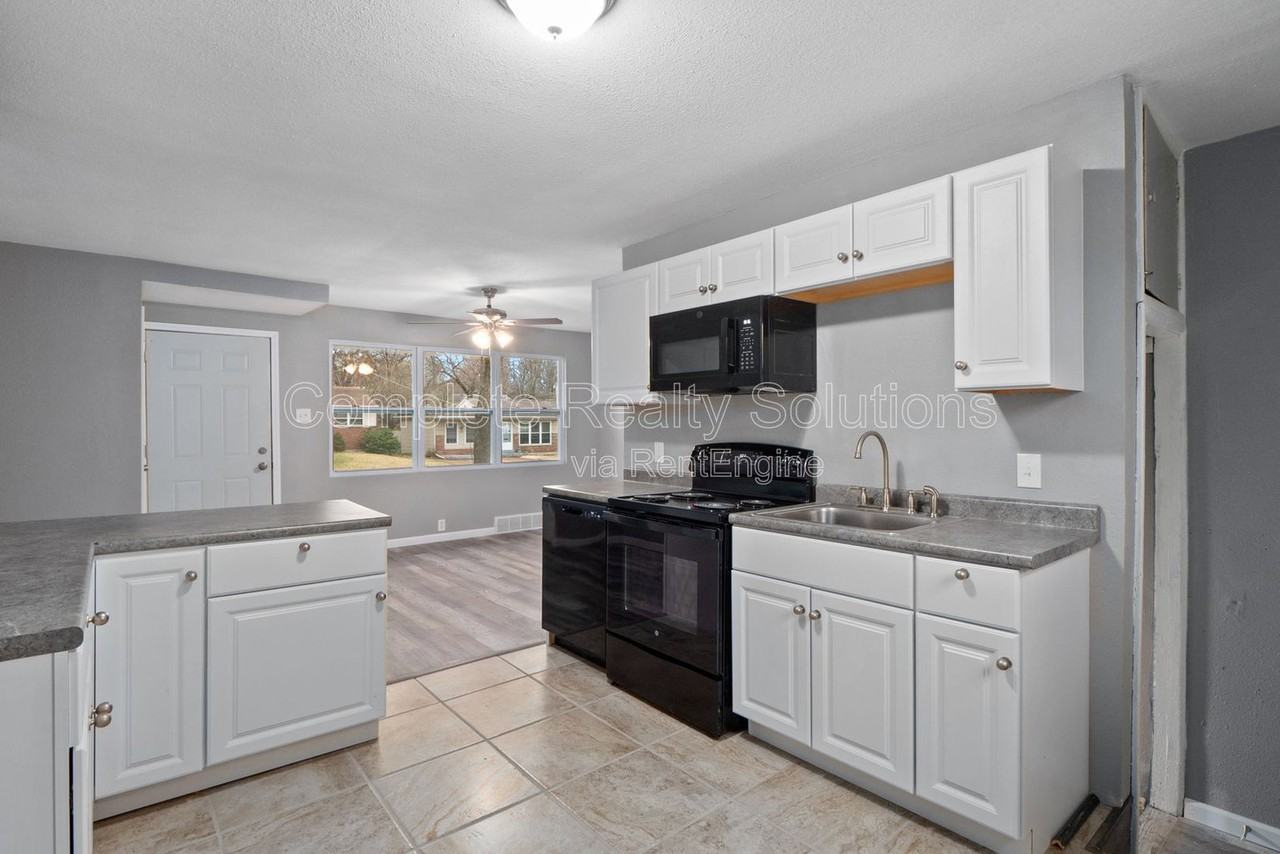 50 Lynn Meadows Ln - Photo 4 of 25