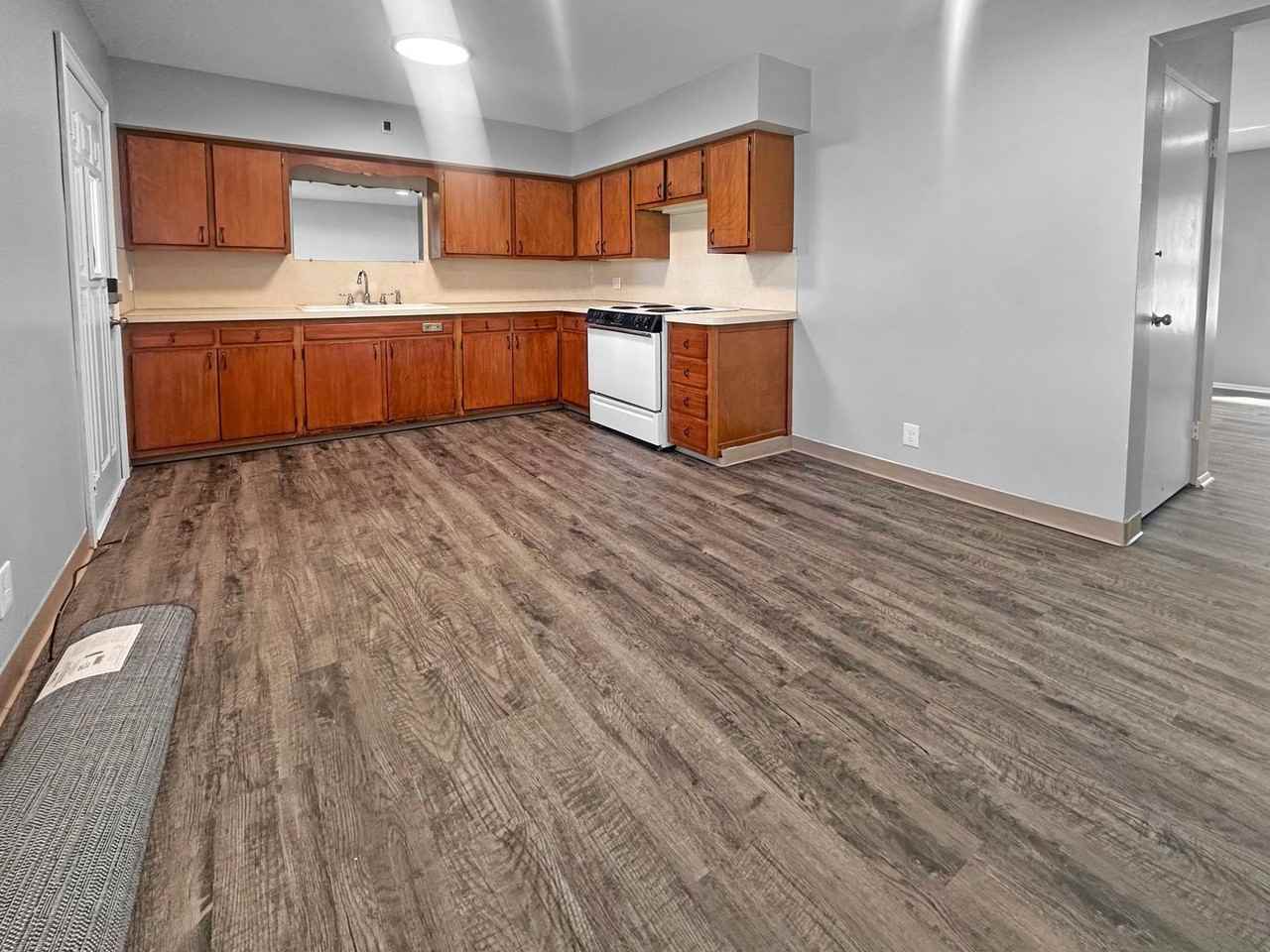 27 Ridgewood St - Photo 2 of 12