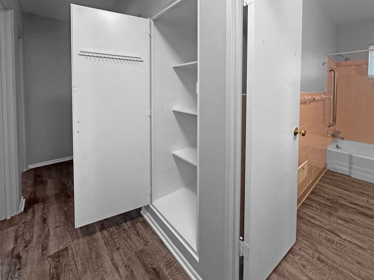 27 Ridgewood St - Photo 4 of 12