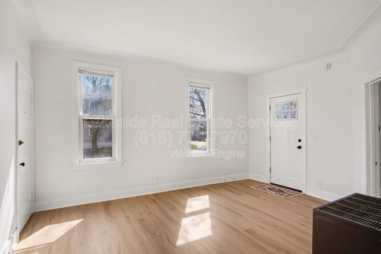 1101 Dayton St Sw - Photo 2 of 14