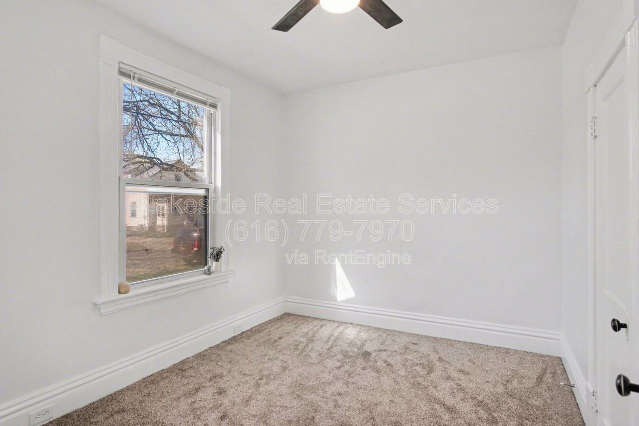 1101 Dayton St Sw - Photo 5 of 14