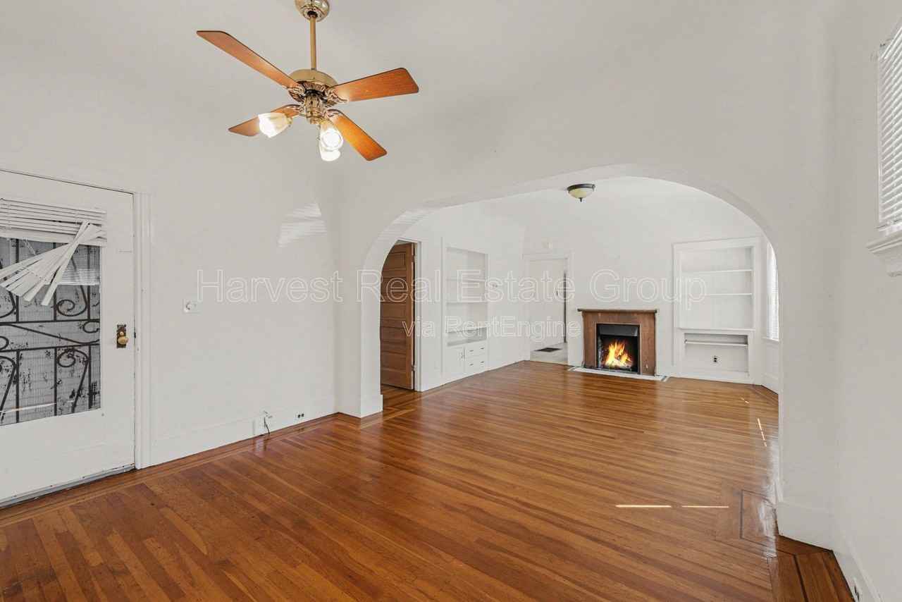 2417 8th St - Photo 4 of 22