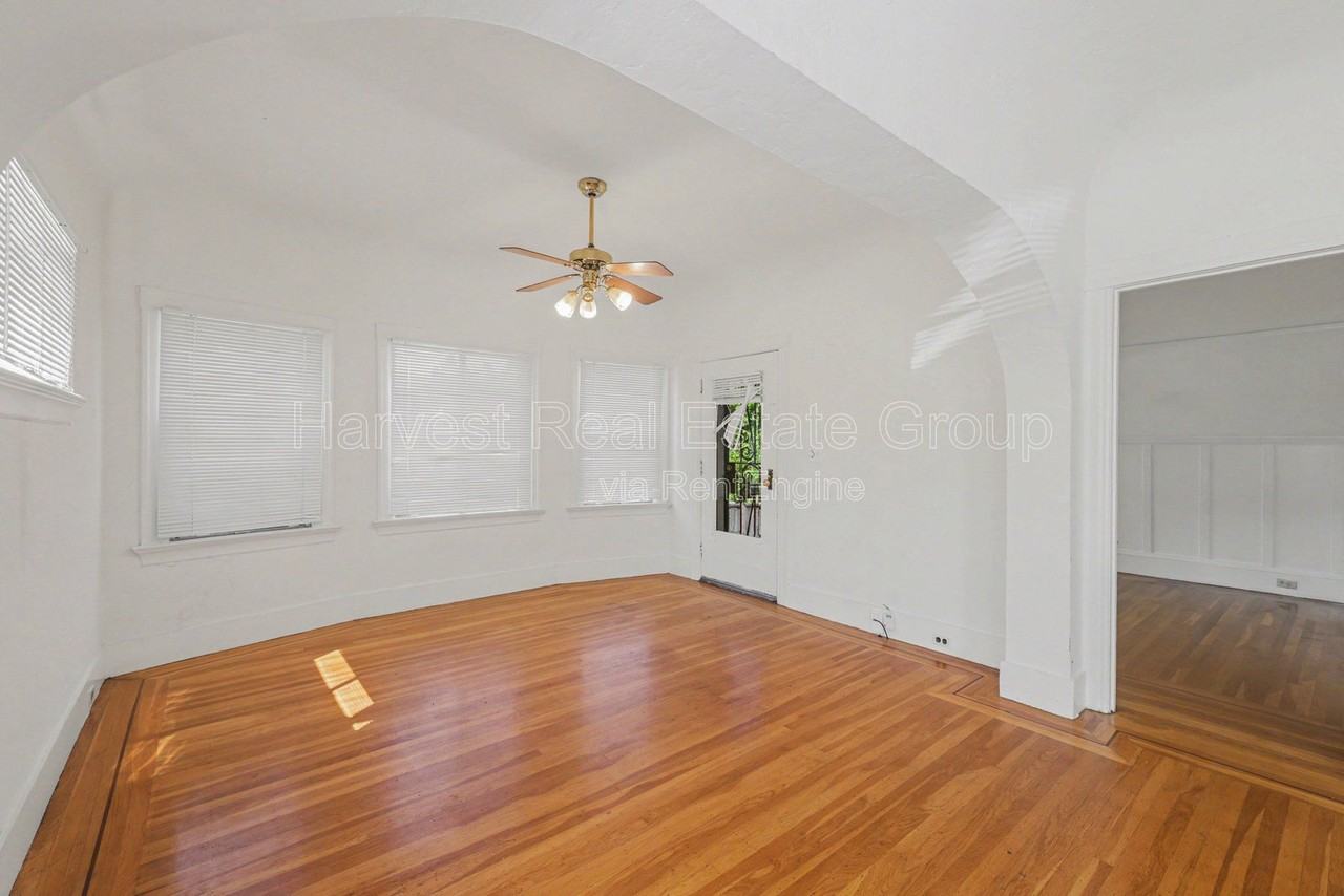 2417 8th St - Photo 6 of 22