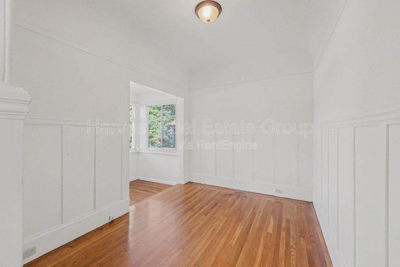 2417 8th St - Photo 7 of 22