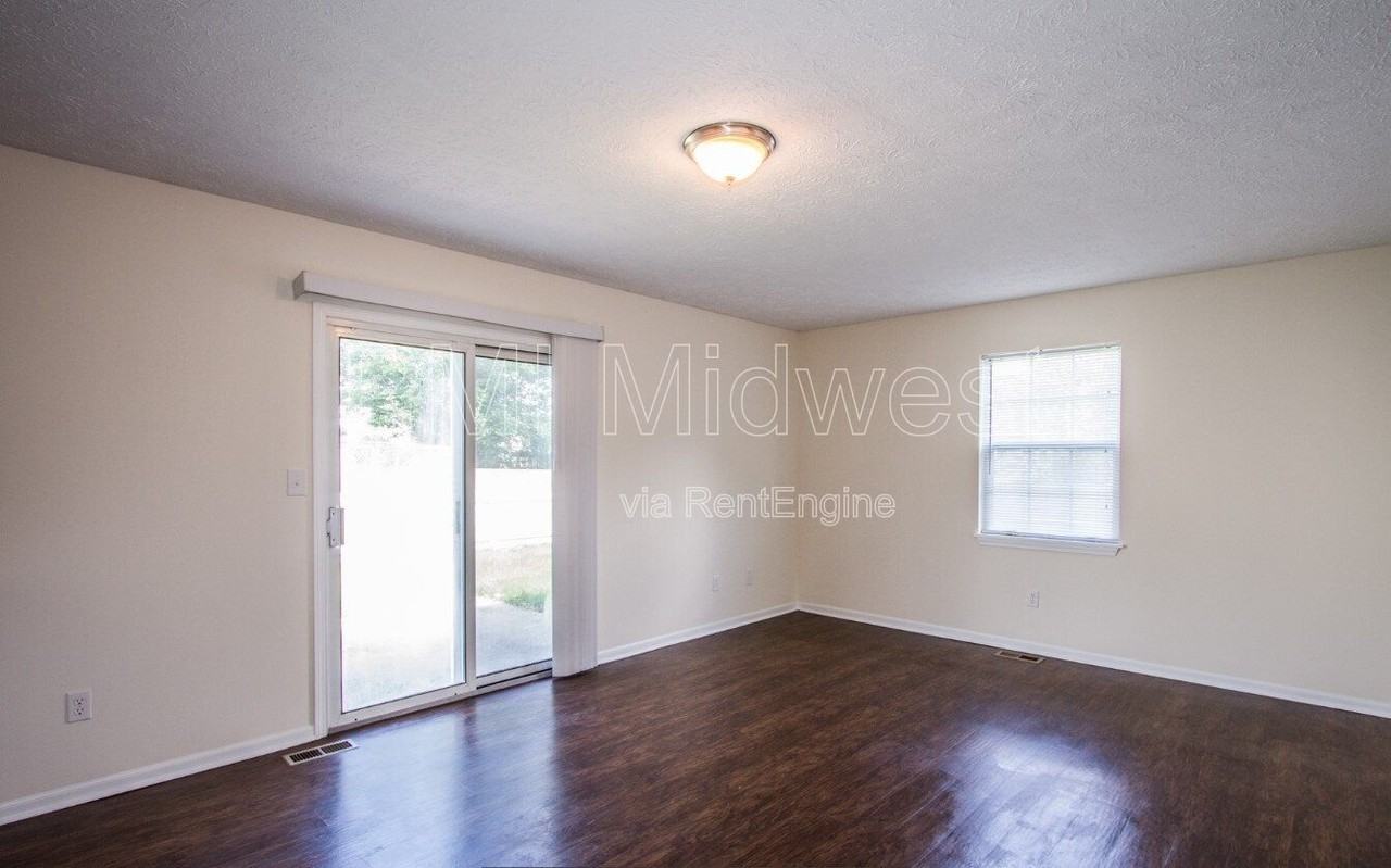 3281 Cherry Lake Ln - Photo 2 of 3