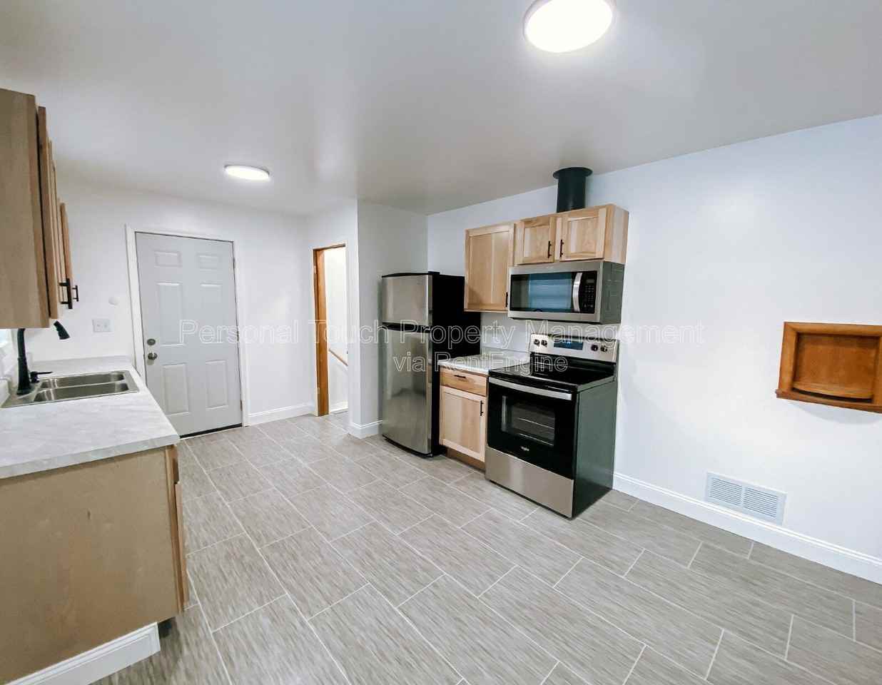 1610 2nd St N - Photo 4 of 19