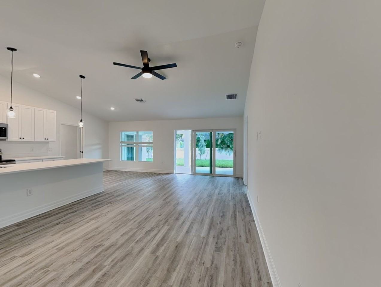 2308 Nw 9th Ave - Photo 2 of 19