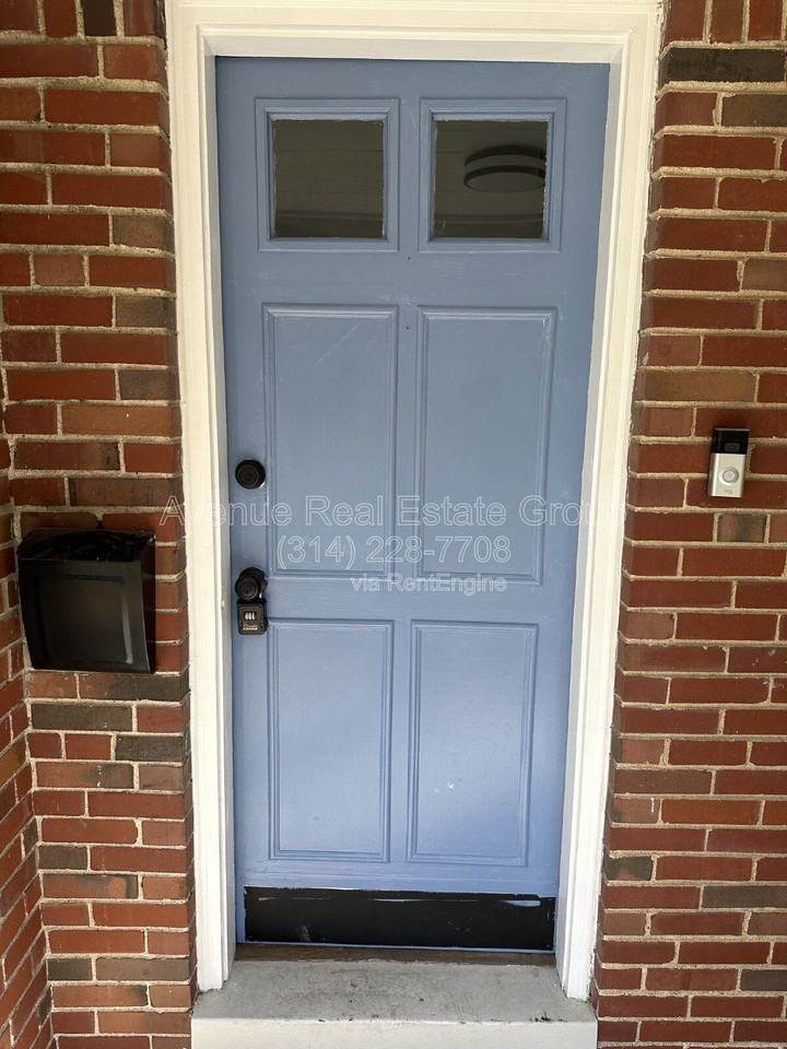 425 Bismark Ave - Photo 5 of 38