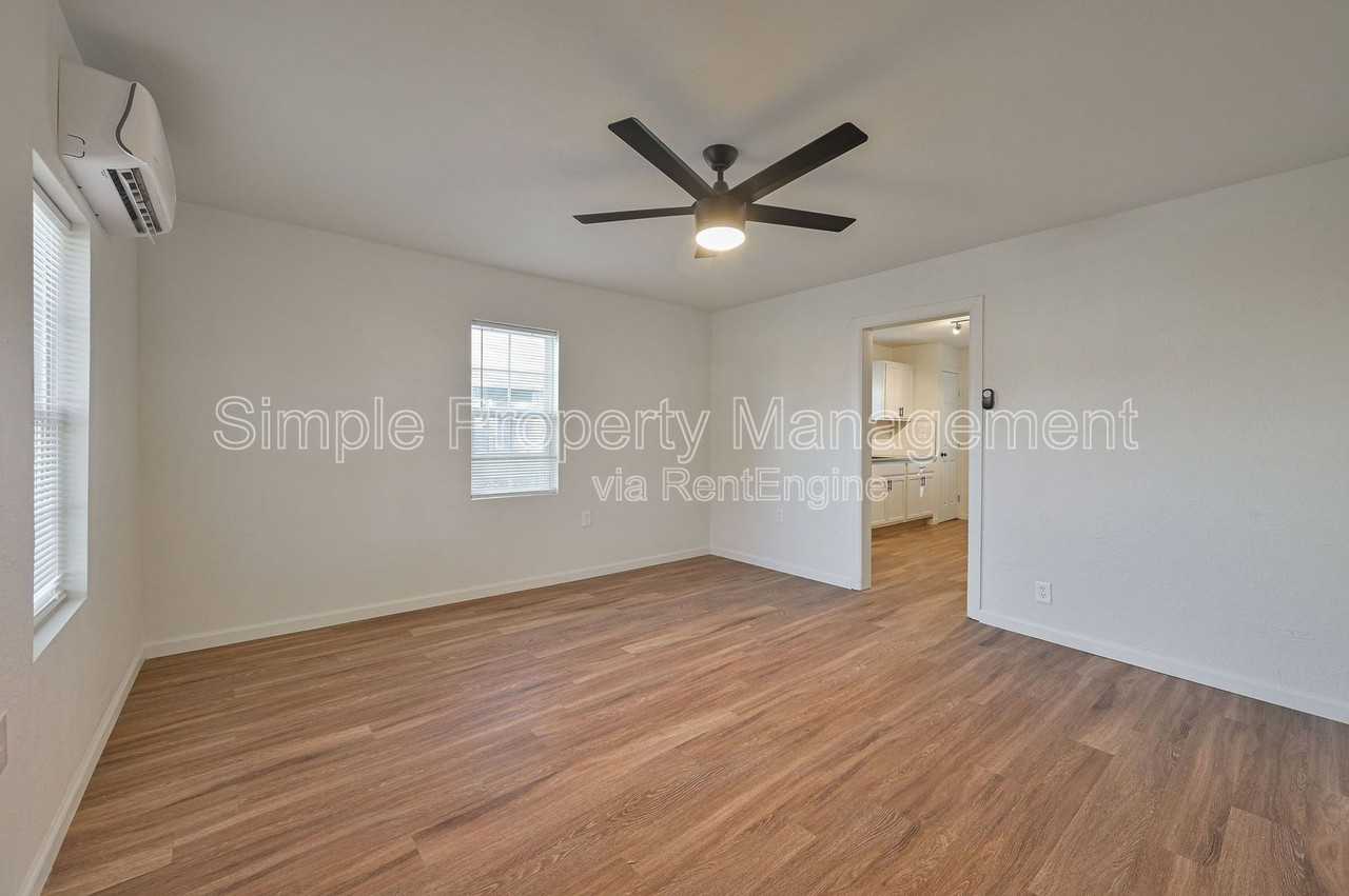 3608 Nw 16th St - Photo 3 of 14