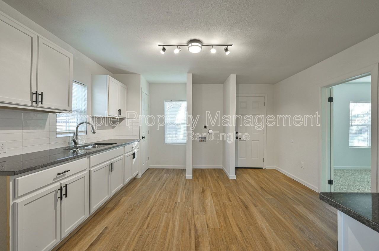 3608 Nw 16th St - Photo 4 of 14