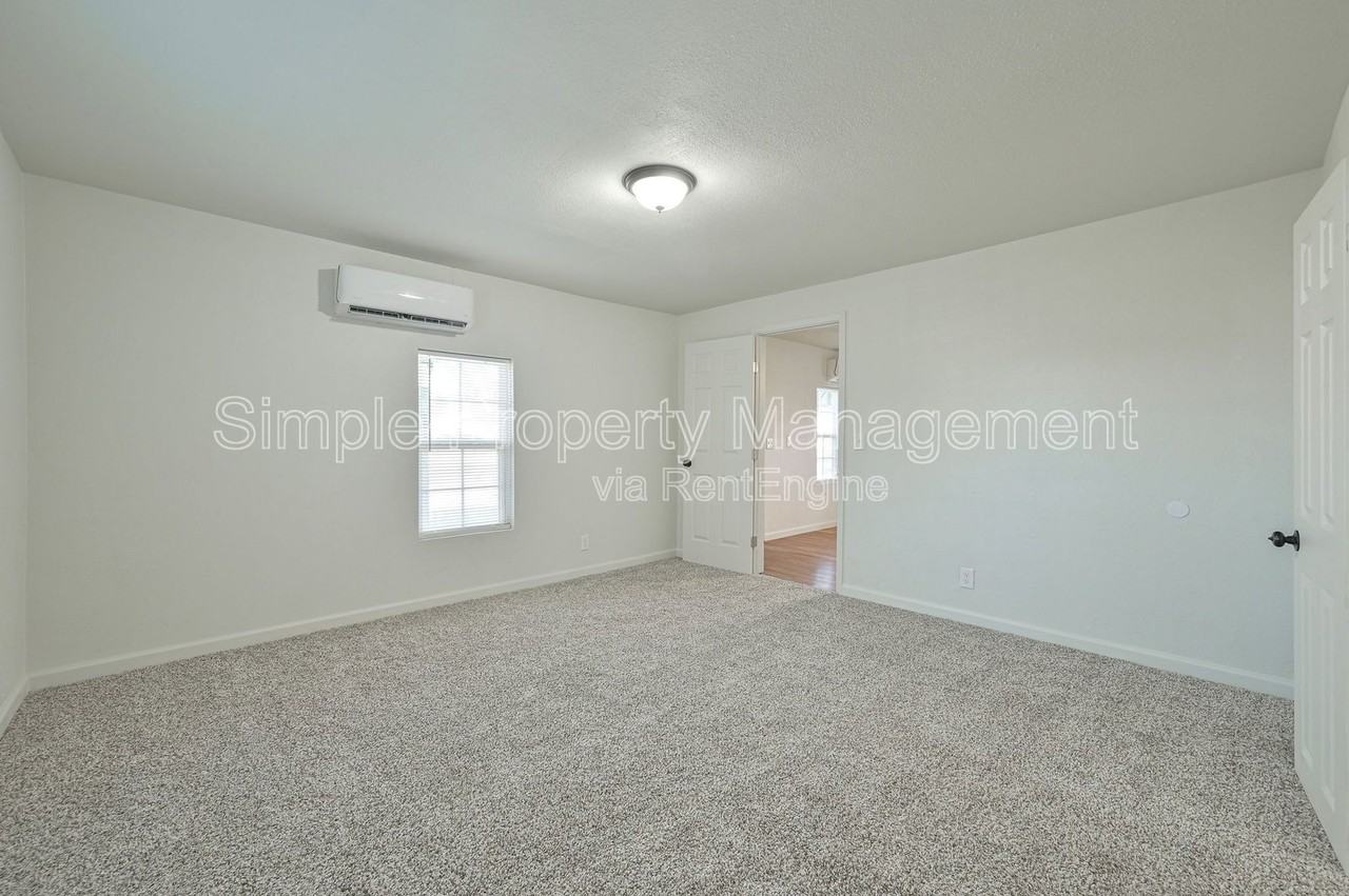 3608 Nw 16th St - Photo 7 of 14