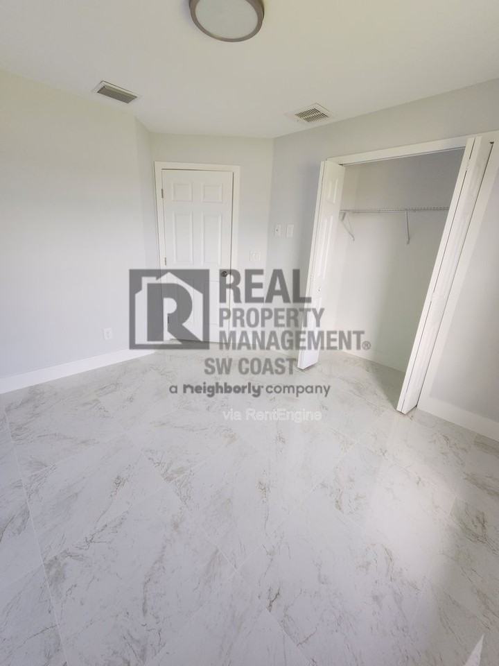 2906 68th St W - Photo 5 of 21