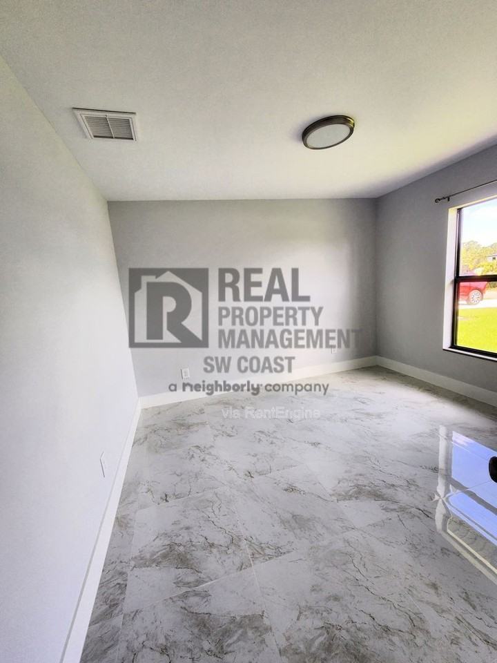 2906 68th St W - Photo 7 of 21