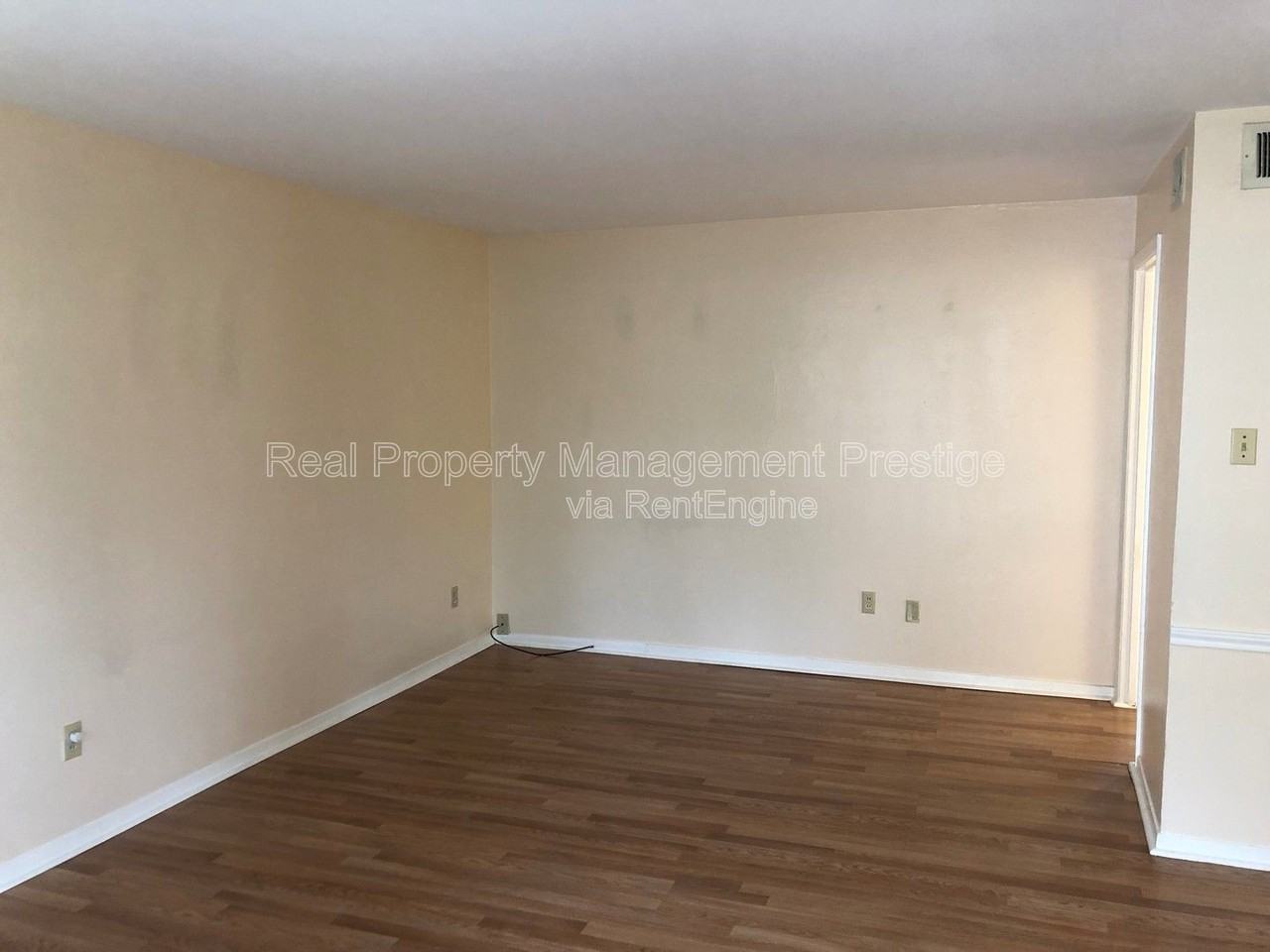 1520 Yale St #17 - Photo 2 of 8