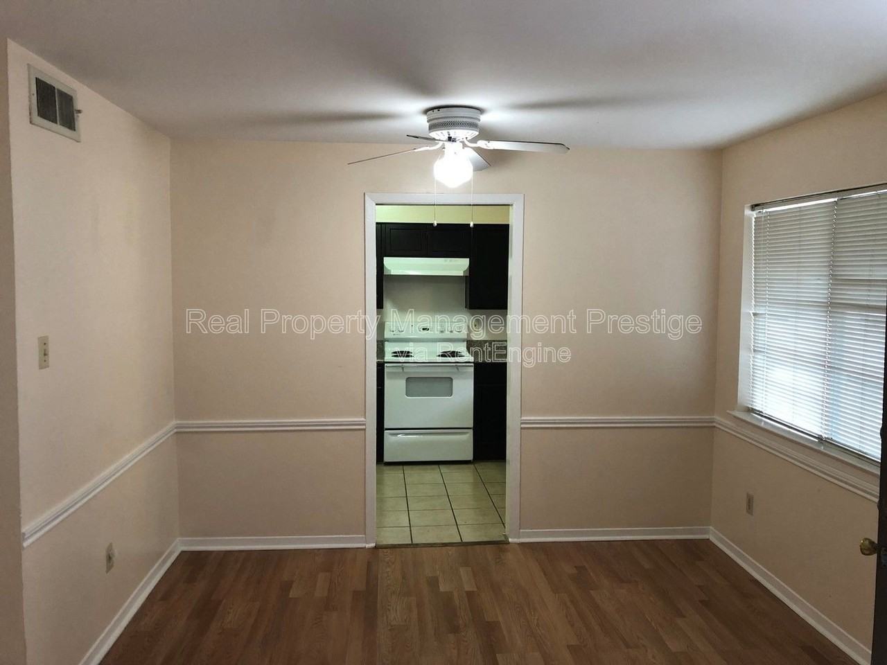 1520 Yale St #17 - Photo 3 of 8