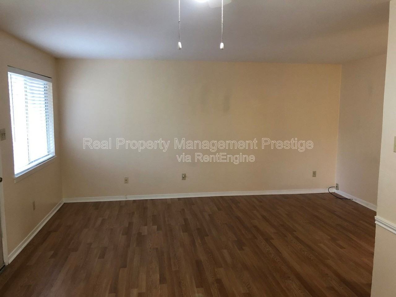 1520 Yale St #17 - Photo 4 of 8