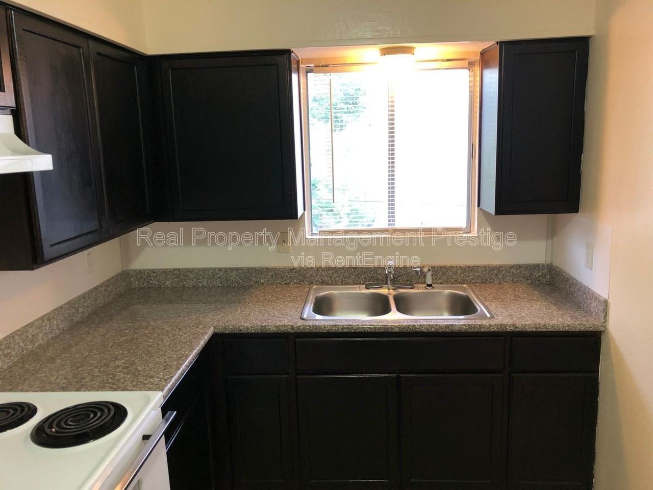 1520 Yale St #17 - Photo 7 of 8