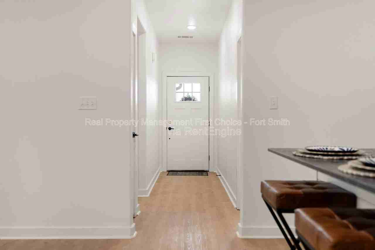 8724 Cantera Dr #B - Photo 3 of 23