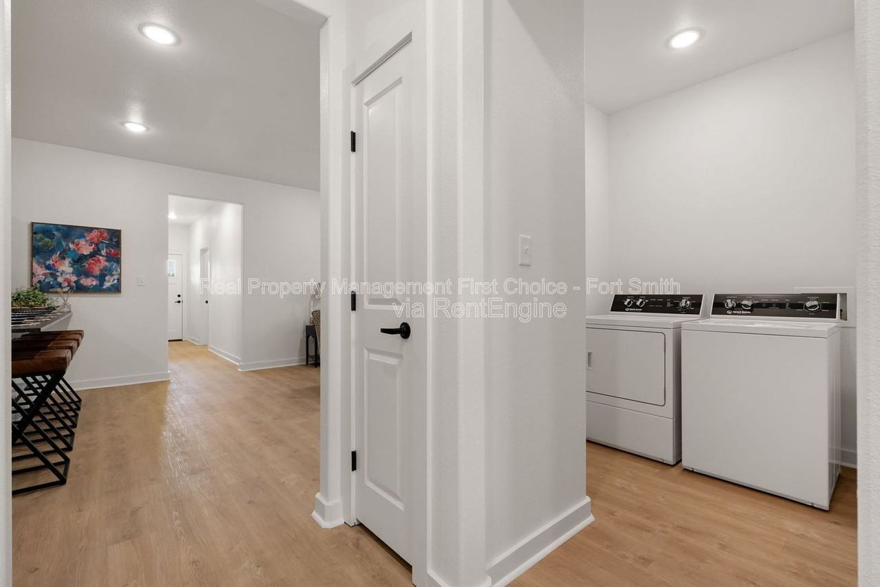 8724 Cantera Dr #B - Photo 5 of 23