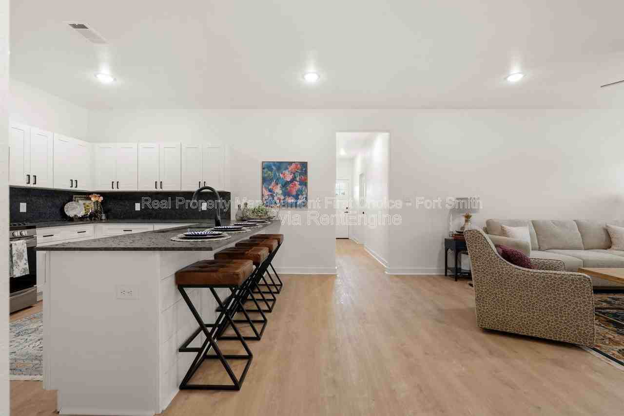8724 Cantera Dr #B - Photo 7 of 23