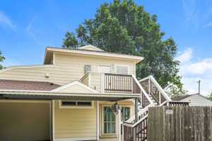 featured image of 3502 Longwood Dr #B