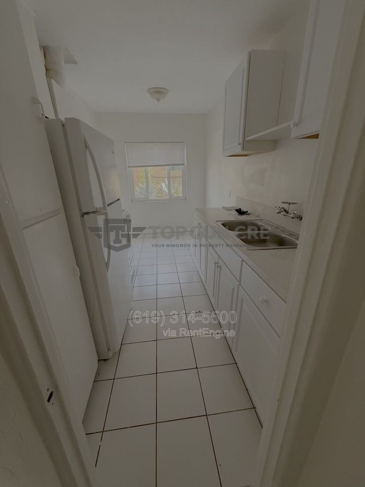 4050 42nd St #4050 - Photo 4 of 10