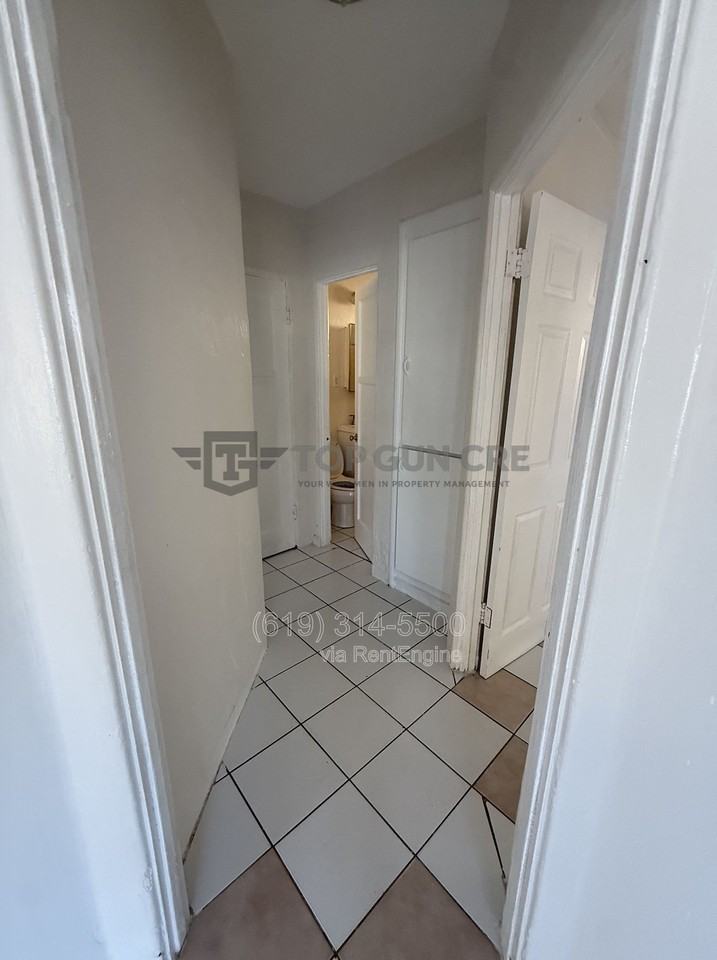 4050 42nd St #4050 - Photo 5 of 10