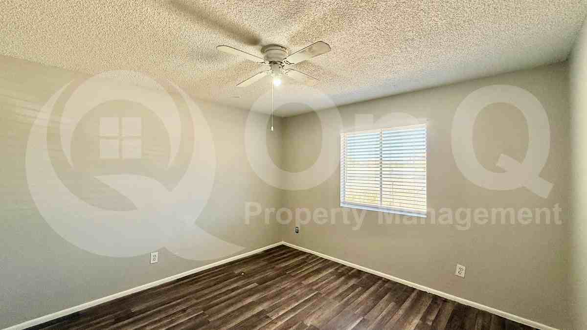 404 E Quail Ave #3 - Photo 6 of 12