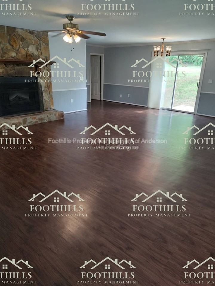 213 Lake Forest Cir - Photo 4 of 29