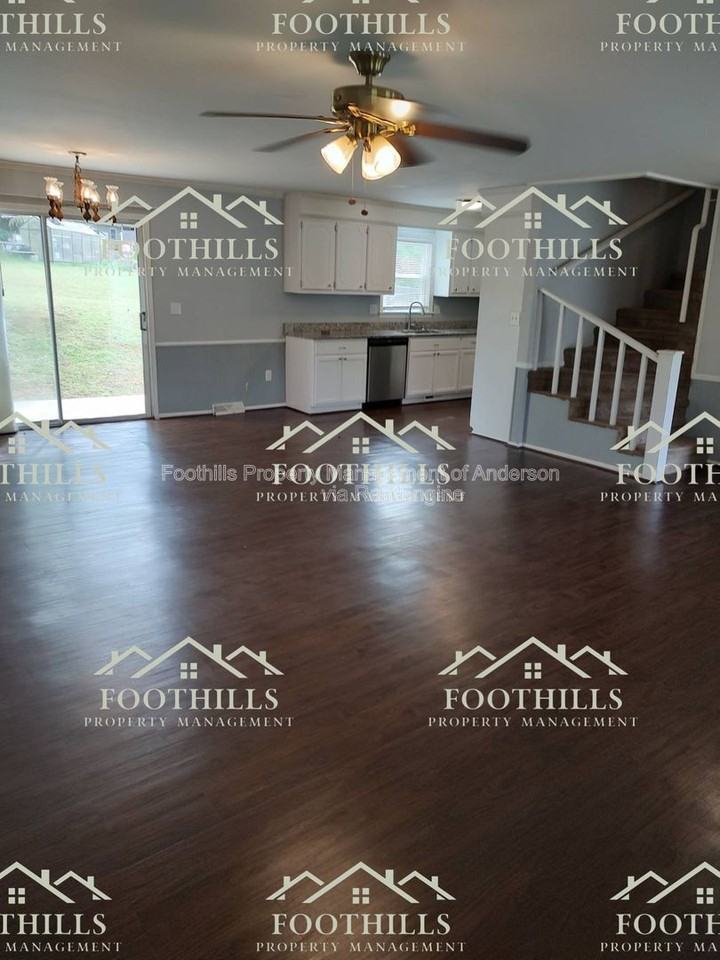 213 Lake Forest Cir - Photo 7 of 29