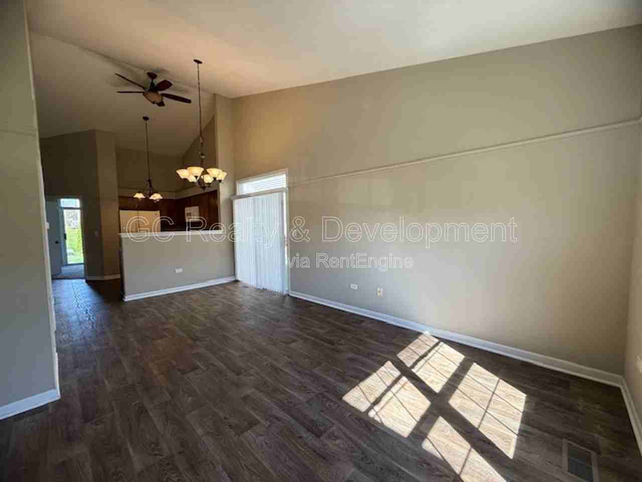 1652 Cesario Dr - Photo 3 of 20