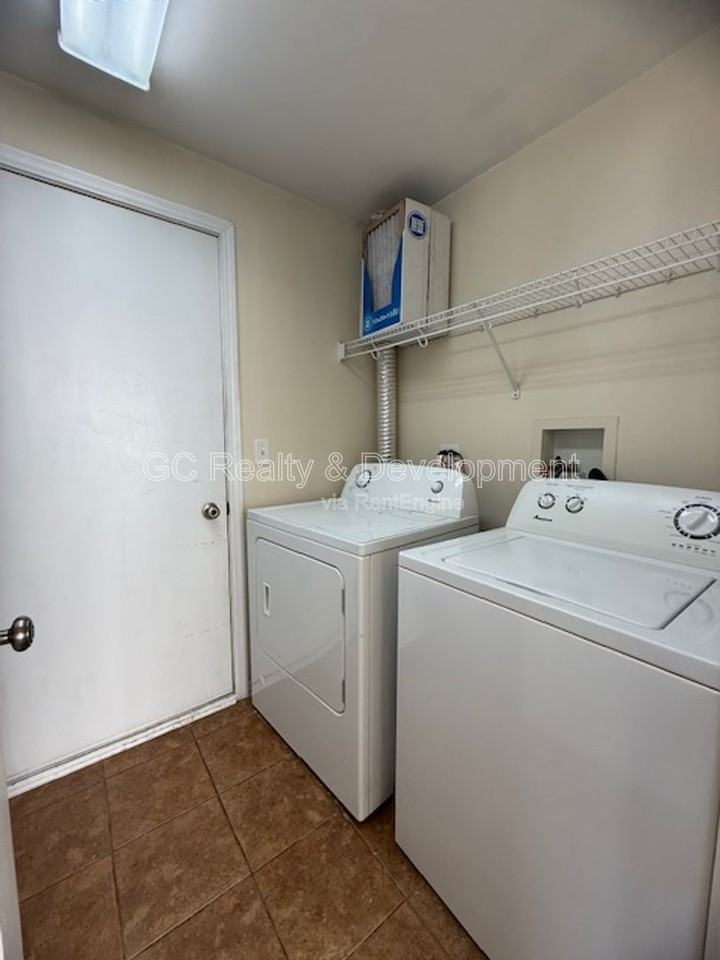 1652 Cesario Dr - Photo 5 of 20