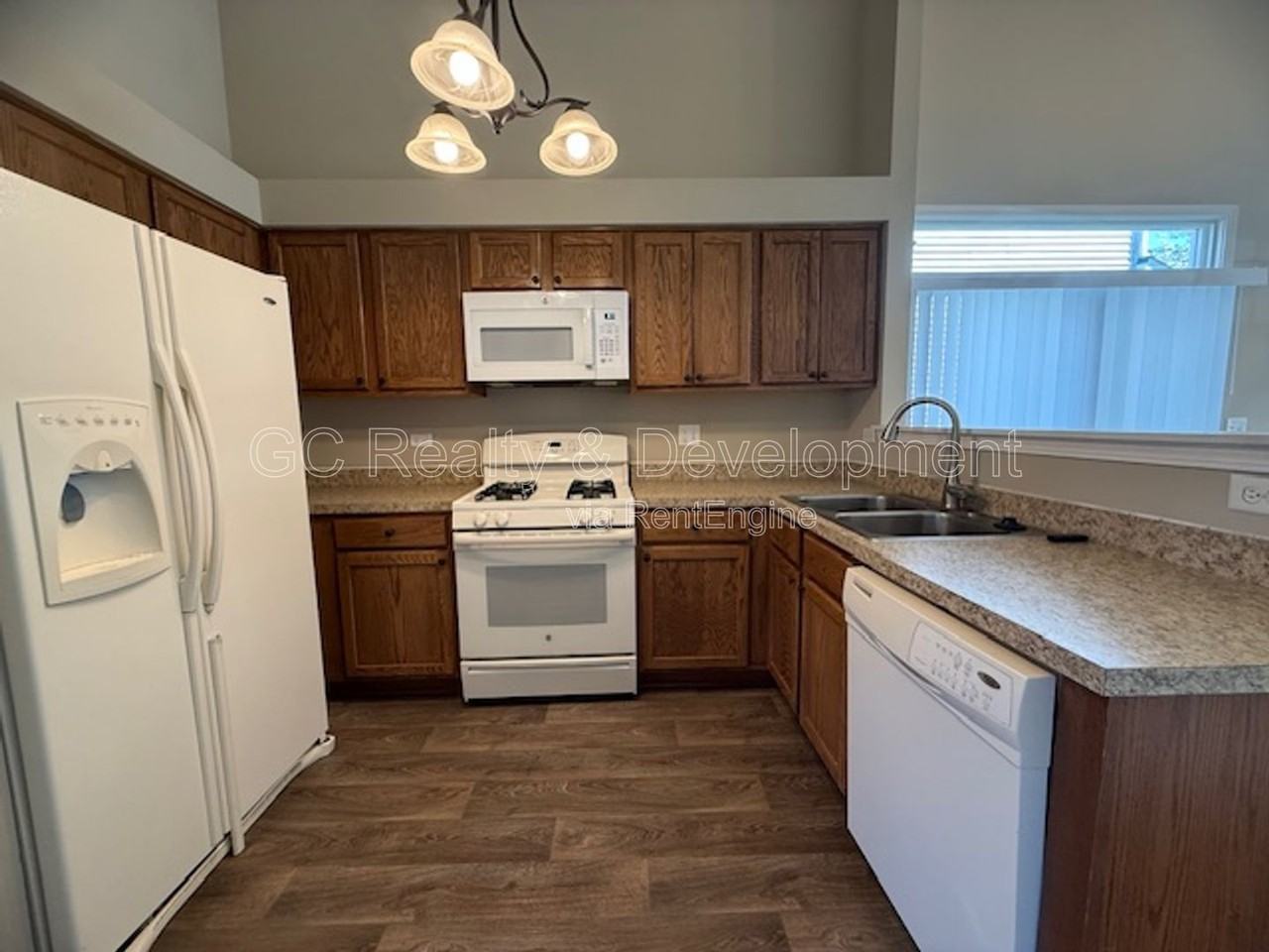 1652 Cesario Dr - Photo 7 of 20