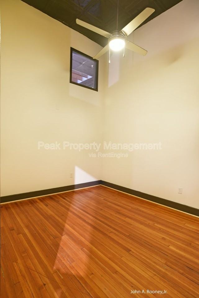 132 N Sycamore St #207 - Photo 6 of 16