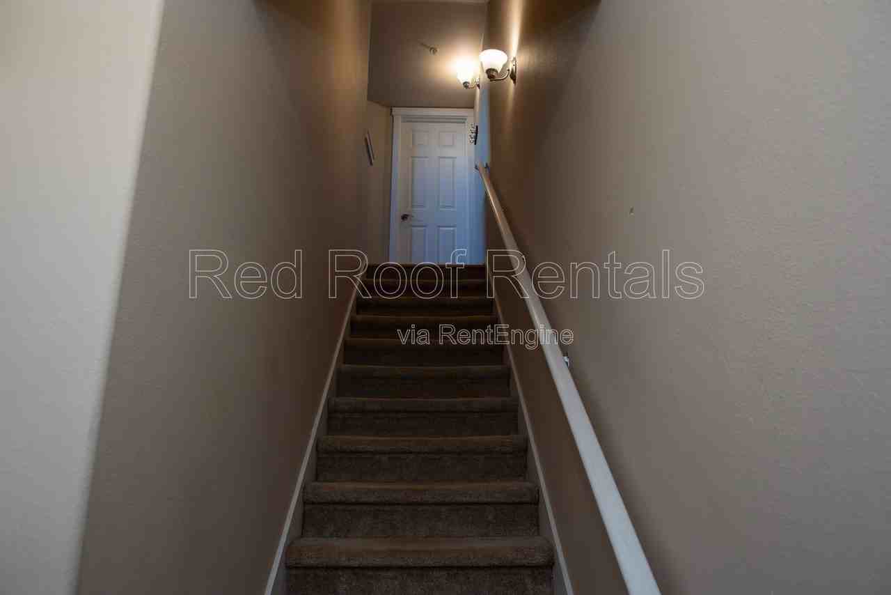 210 N G St #A - Photo 7 of 32