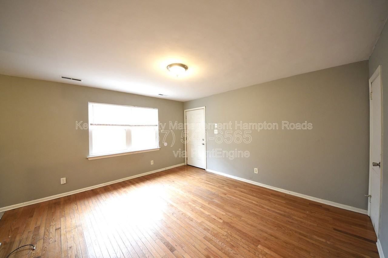 6252 Edward St #B - Photo 7 of 23