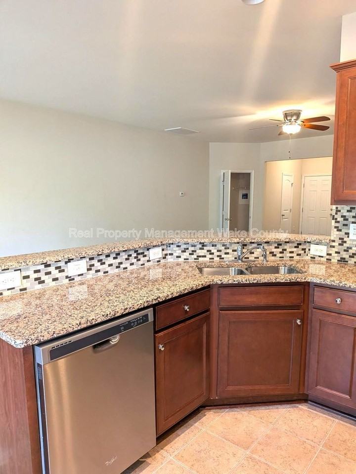 205 Olivet Loop - Photo 4 of 27