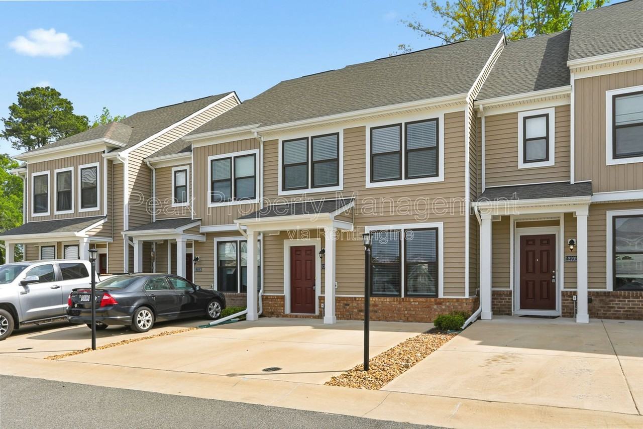 12200 Dutch Elm Cir - Photo 2 of 28