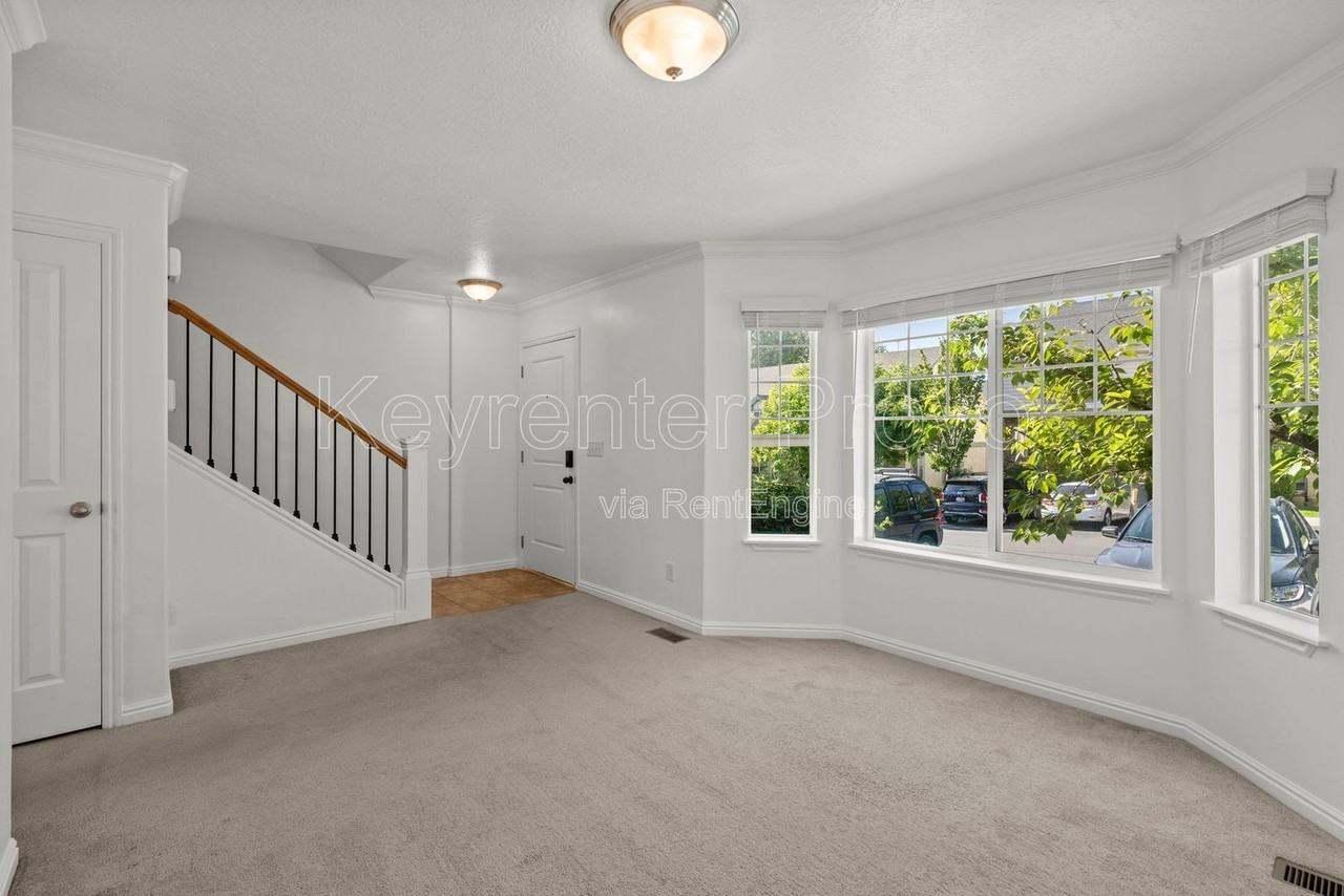 1901 W 1020 N - Photo 6 of 36