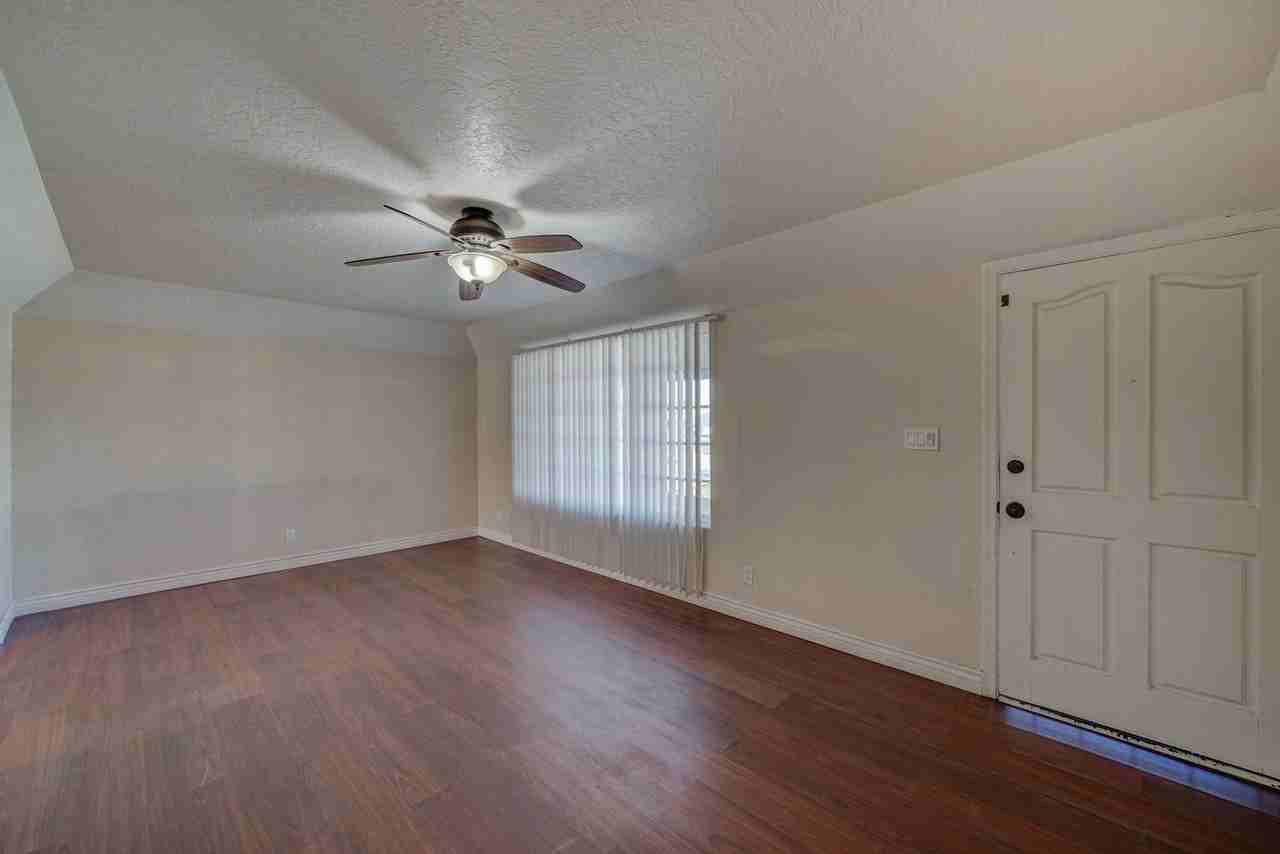 2133 W Morten Ave - Photo 4 of 29