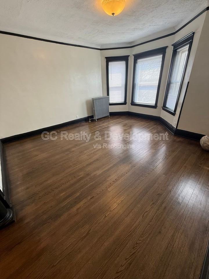 1452 E Marquette Rd #3 - Photo 2 of 9