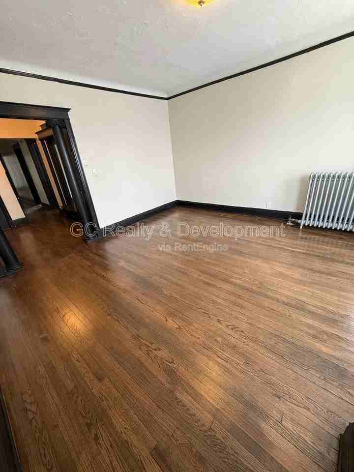 1452 E Marquette Rd #3 - Photo 3 of 9