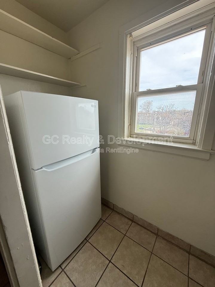 1452 E Marquette Rd #3 - Photo 6 of 9